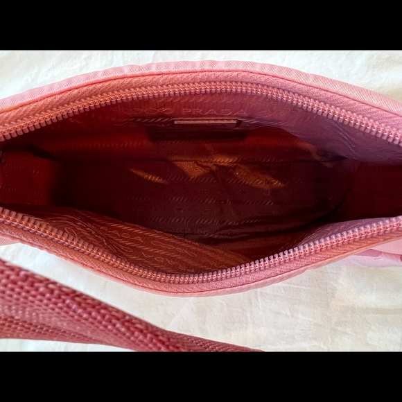 PRADA RE-NYLON RE-EDITION 2000 MINI-BAG - Picture 11 of 11